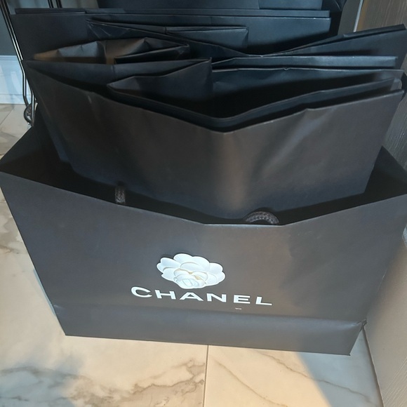 Authentic Chanel black paper bags - Picture 6 of 6